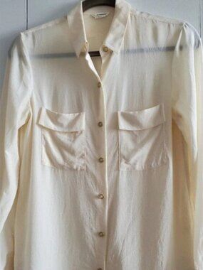 Club Monaco 100% silk blouse cream color with gold white buttons size S/P